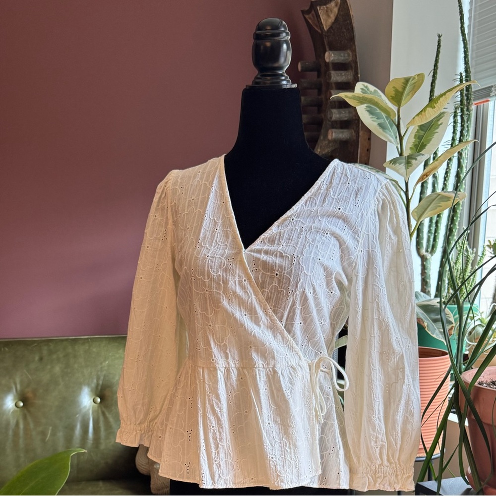 Madewell - Embroidered Eyelet Puff-Sleeve Peplum Wrap Top - XS